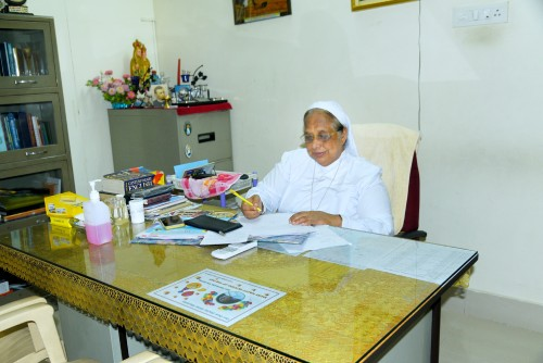 Senior Sister Administrator