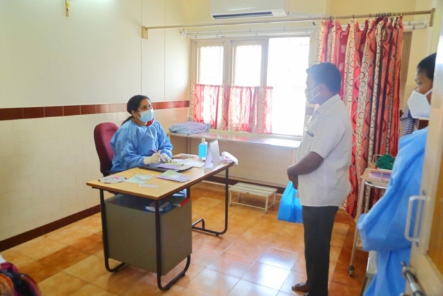 DR.LAKSHMI PRASANNA ATTENDING THE PATIENT & SPOUSE