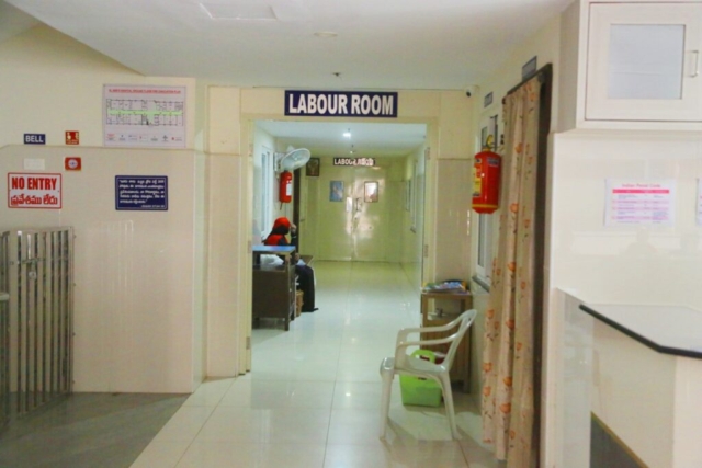 LABOUR ROOM